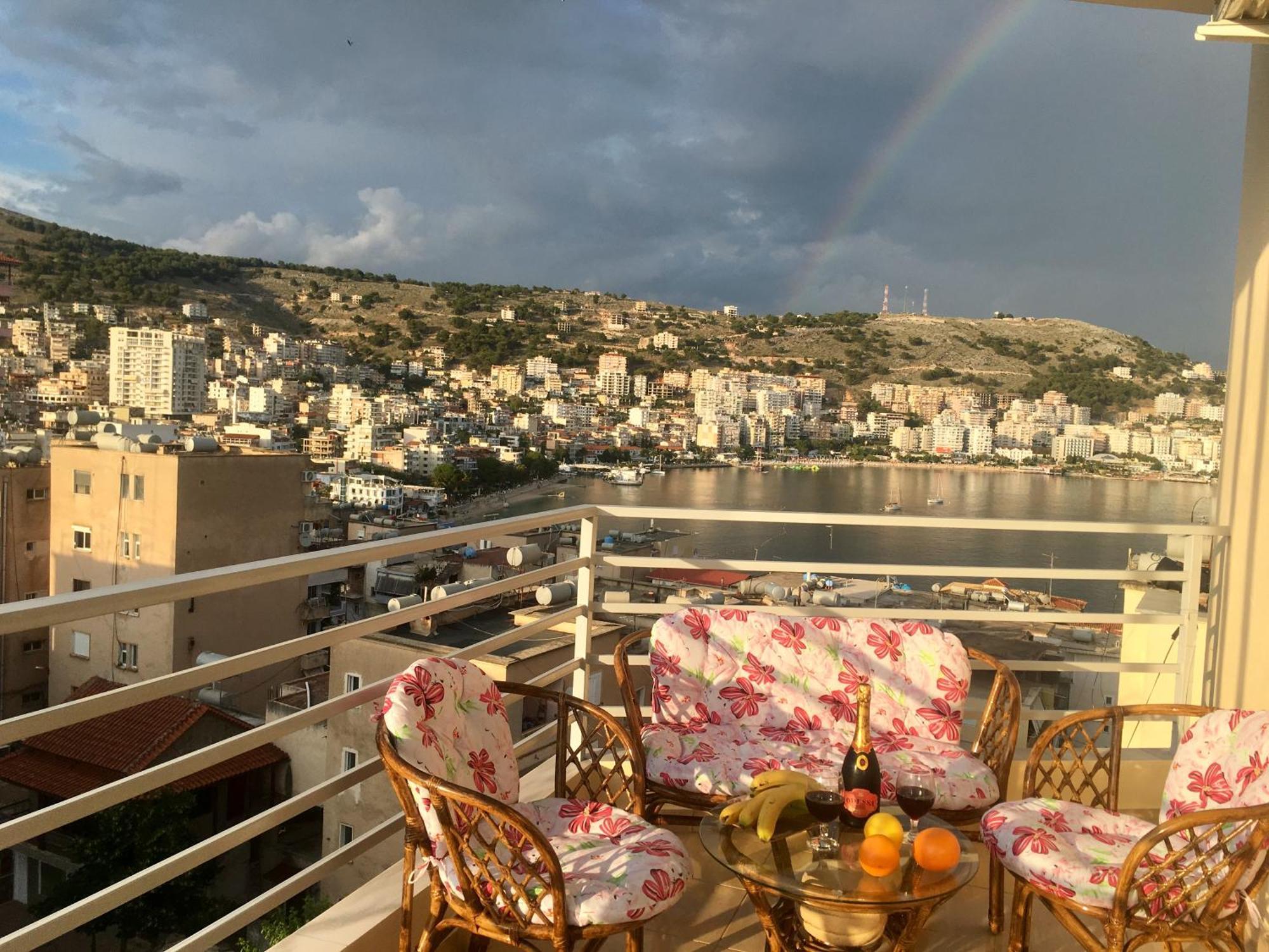 Luxury Holiday In Royal Apartment For King And Queen Sarande Bagian luar foto