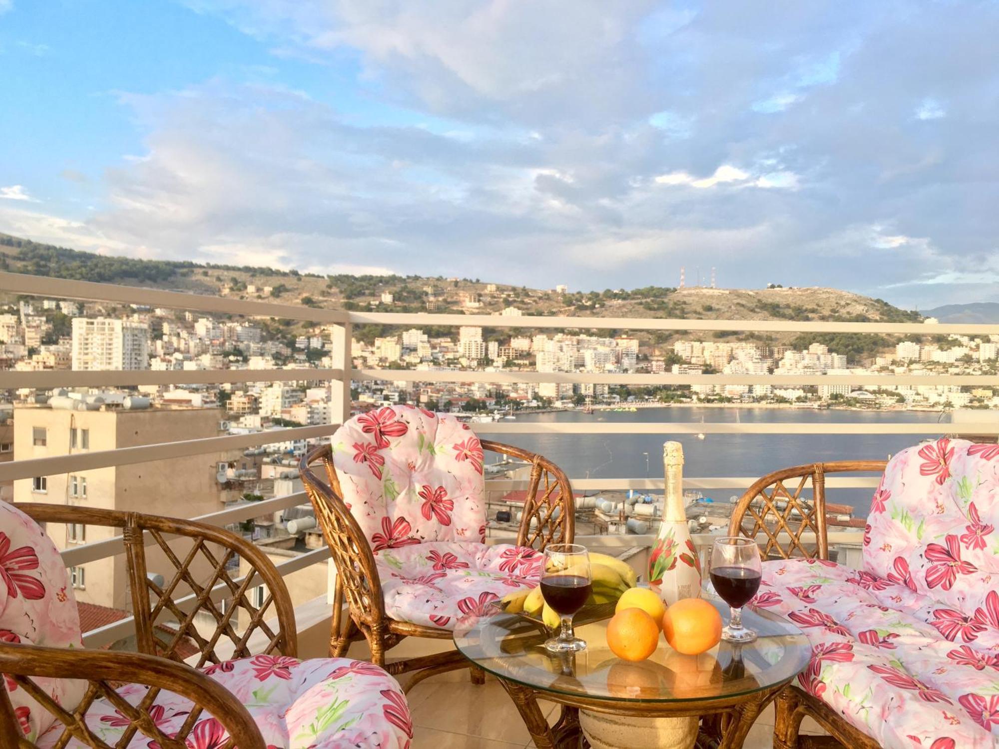Luxury Holiday In Royal Apartment For King And Queen Sarande Bagian luar foto