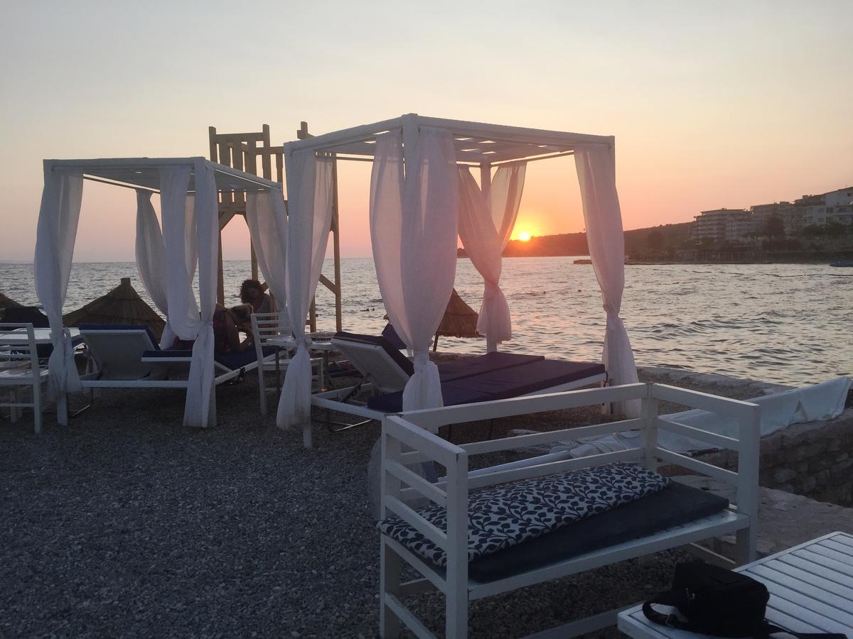 Luxury Holiday In Royal Apartment For King And Queen Sarande Bagian luar foto